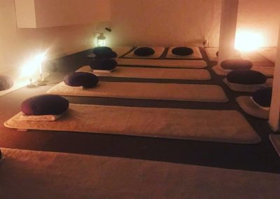 Slappna av med massage och yoga.